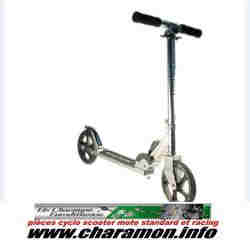 Trottinette alu argent roue 200MM avec béquille , frein au pied poids  - Image 1
